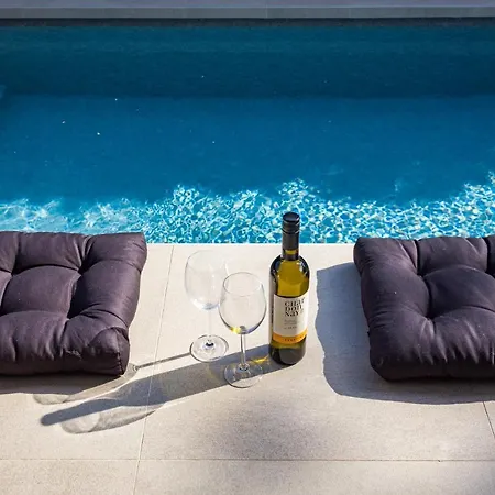 فيلة Aida - 4 Bedroom Luxury With Large Private Pool 4k Projector And Jacuzzi