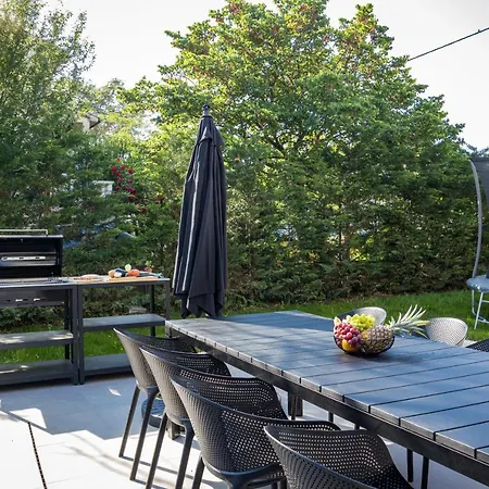 Aida - 4 Bedroom Luxury With Large Private Pool 4k Projector And Jacuzzi