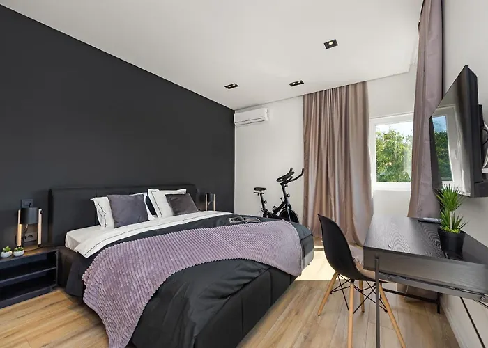 Willa Aida - 4 Bedroom Luxury With Large Private Pool 4k Projector And Jacuzzi