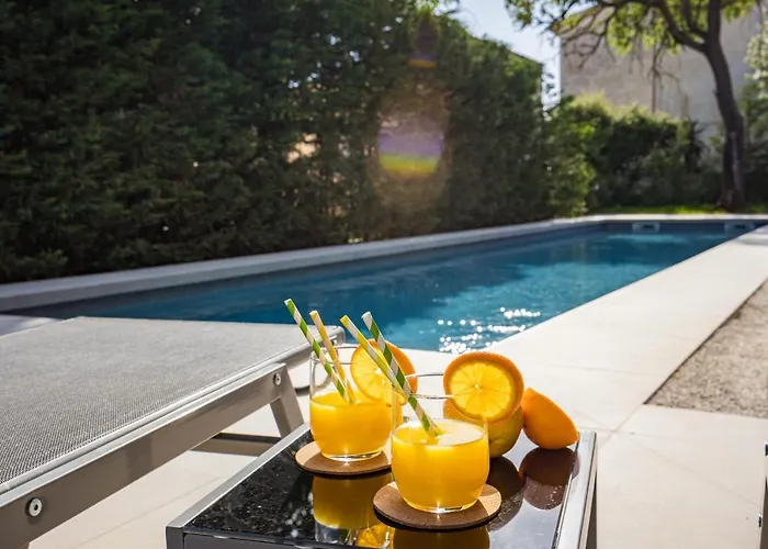 Aida - 4 Bedroom Luxury With Large Private Pool 4k Projector And Jacuzzi Βίλα *