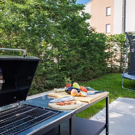 Aida - 4 Bedroom Luxury With Large Private Pool 4k Projector And Jacuzzi