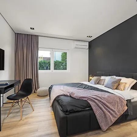 Villa Aida - 4 Bedroom Luxury With Large Private Pool 4k Projector And Jacuzzi