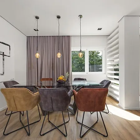 Aida - 4 Bedroom Luxury With Large Private Pool 4k Projector And Jacuzzi Villa