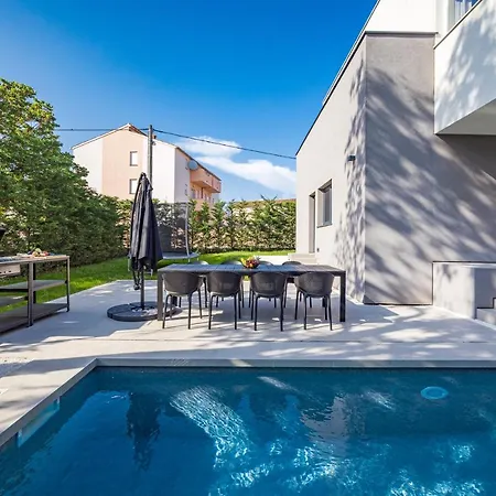 ヴィラ Aida - 4 Bedroom Luxury With Large Private Pool 4k Projector And Jacuzzi