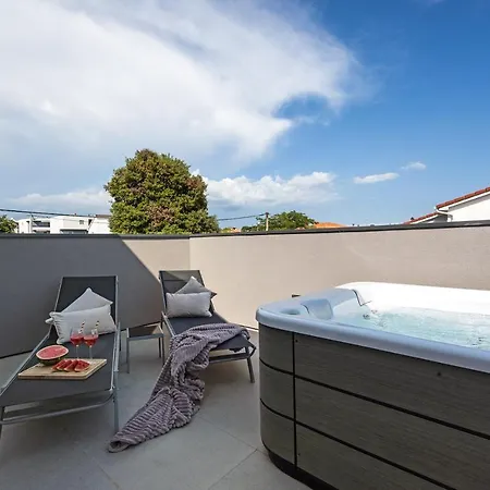 Aida - 4 Bedroom Luxury With Large Private Pool 4k Projector And Jacuzzi ヴィラ *