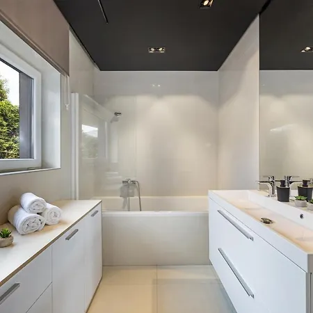 Aida - 4 Bedroom Luxury With Large Private Pool 4k Projector And Jacuzzi ヴィラ *